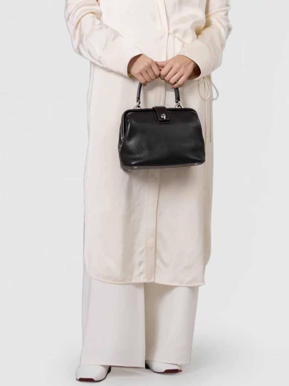 Tsuchiya Kaban Tone Nume Doctor Bag - Picture 9 of 9